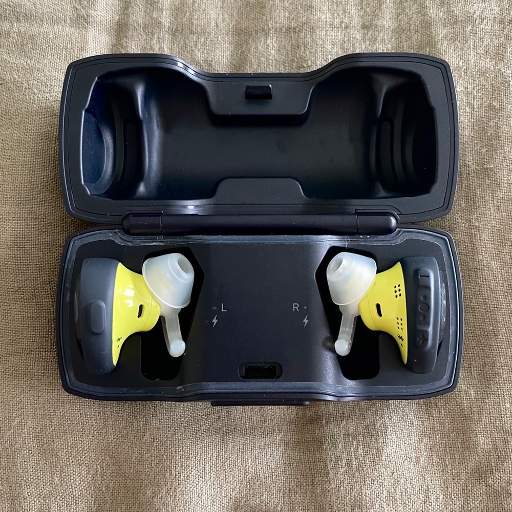 Bose Soundsport Free Earbuds Headphones Blue Yellow with Charging Case